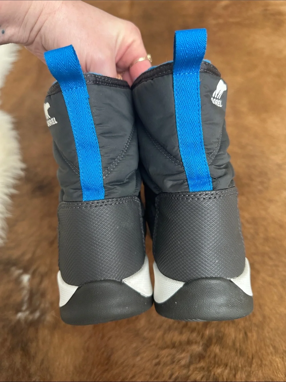 Sorel Kids Whitney II big boy size 5 short lace